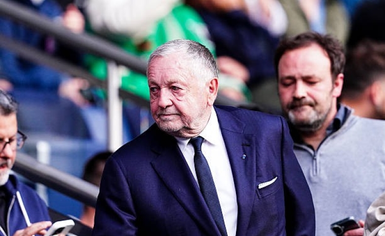 Illustration : "OL : Une plan colossal déployé par Aulas pour sauver le club de la descente aux enfers !"
