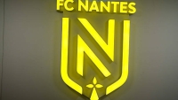 Illustration : "Mercato Nantes : Une cible évoquée pour succéder à Kombouaré divise déjà l'opinion !"