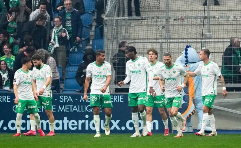 Illustration : "Mercato ASSE : Une signature envisagée par Kilmer Sports suscite l'incompréhension des supporters"