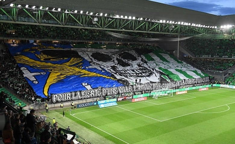 Illustration : "Mercato ASSE : Kilmer Sports cible une recrue de choix pour ramener le club sur le devant de la scène !"