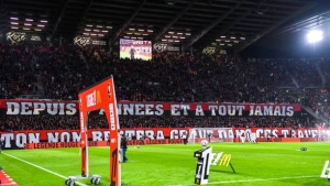 Illustration : Mercato Rennes : Un départ imminent en défense et un nouveau dossier surprenant activé 