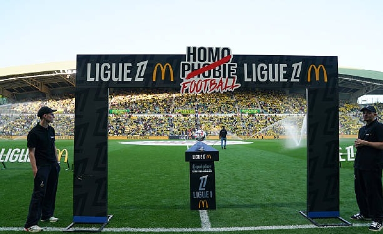Illustration : "Mercato Nantes : Un pensionnaire de L1 prêt à casser sa tirelire pour un joyau offensif du FCN !"