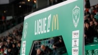 Illustration : "Mercato ASSE : Une signature prometteuse va déclencher deux départs chez les Verts !"