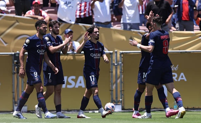 Illustration : "Mercato PSG : Une attraction de l'été pousse pour s'engager avec le club de la capitale !"