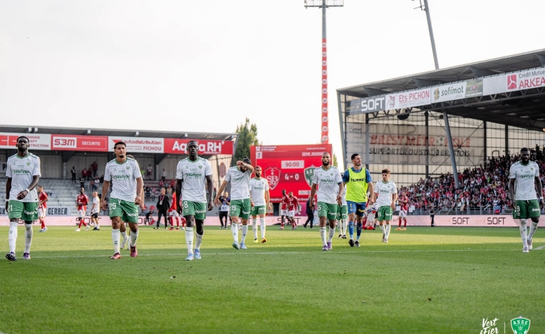 Illustration : "Mercato ASSE : De grands chamboulements planifiés au sein de l'effectif stéphanois pour 2025-2026 !"