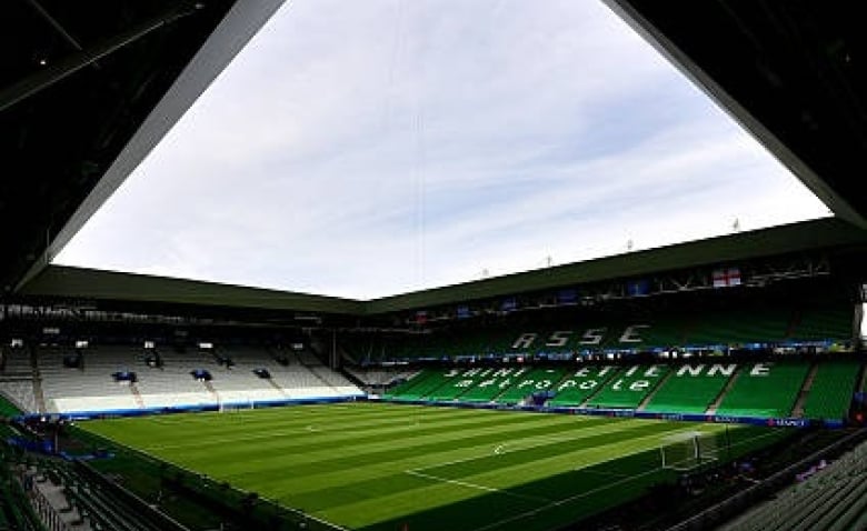 Illustration : "ASSE : Les Verts ont-ils les moyens d'être repéchés en Ligue 1 après le coup de tonnerre à Lyon ?"