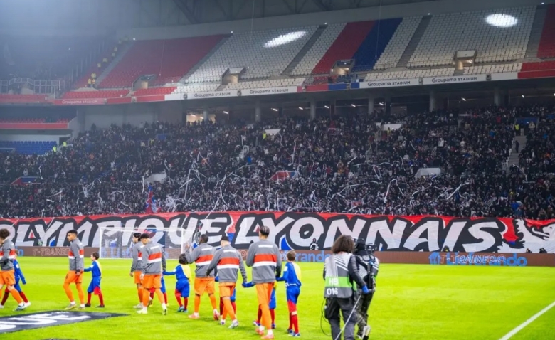 Illustration : "Mercato OL : Un club anglais et un club italien font grimper les enchères pour un phénomène de Fonseca !"