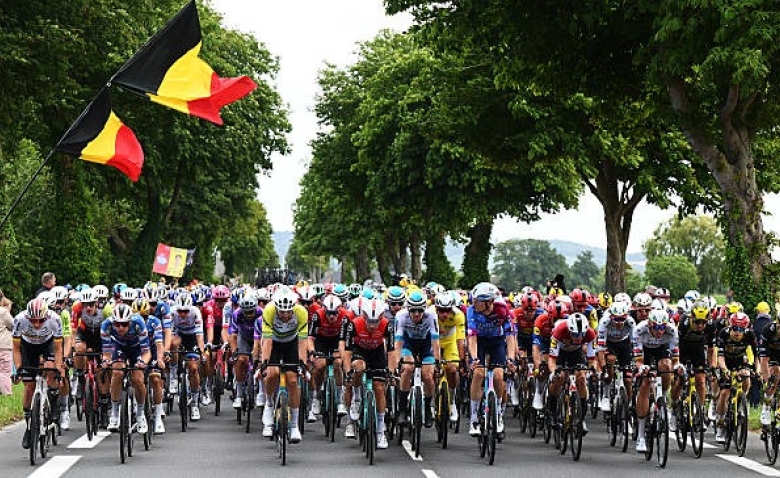 Illustration : "Tour de France 2025 : Qui sont les favoris de la 4ème étape du Tour ?"