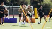 Illustration : "Mercato RC Lens : Un départ confirmé vers la Turquie en négociations avancées"
