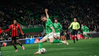 Illustration : "Mercato ASSE : Une pépite débarque en Alsace pour le plus grand bonheur des supporters !"