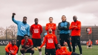 Illustration : "Stade Rennais : Une décision surprenante prise par Beye pour mobiliser le SRFC avant la reprise"