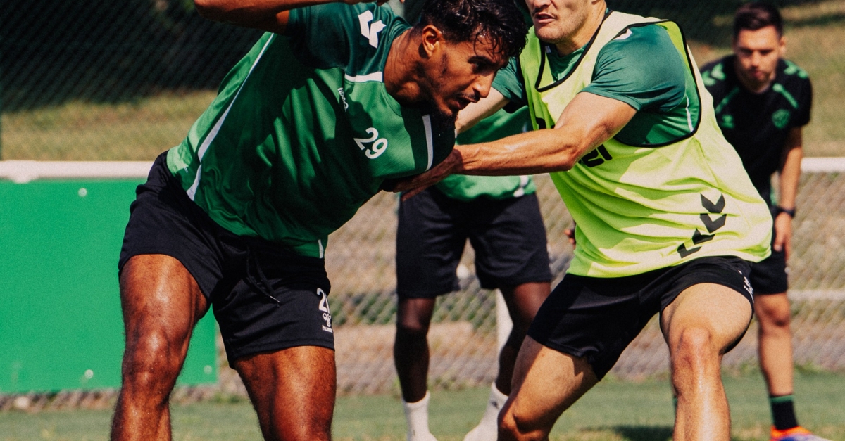 Mercato ASSE : Le départ redouté d'un attaquant rendu officiel par les ...