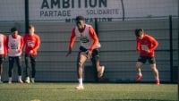 Illustration : "Mercato Rennes : Une signature prometteuse et un départ officialisé dans la foulée !"