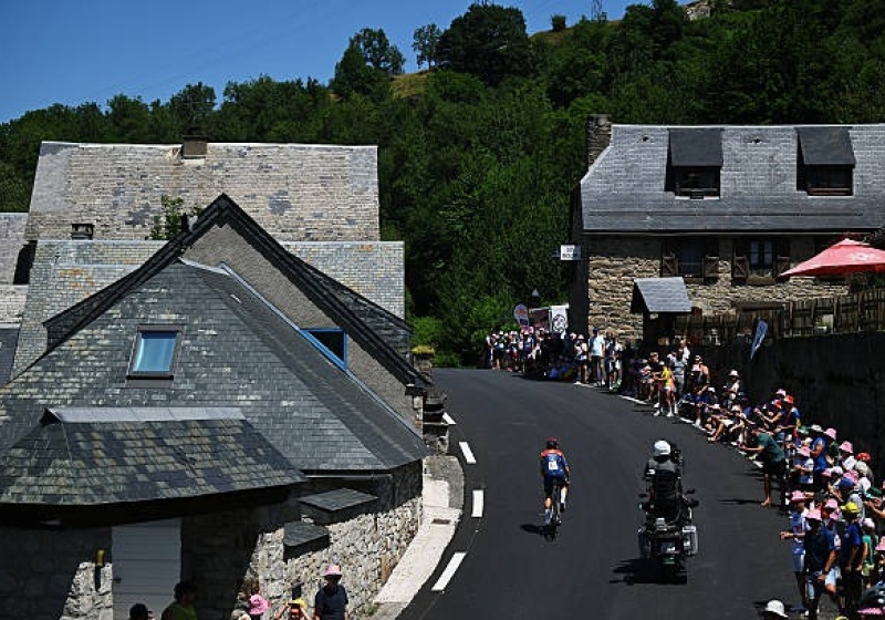 Illustration : Tour de France 2025 : Plusieurs &eacute;liminations majeures redout&eacute;es lors de la 13e &eacute;tape