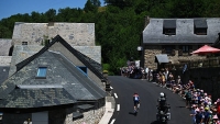 Illustration : "Tour de France 2025 : Plusieurs éliminations majeures redoutées lors de la 13e étape"