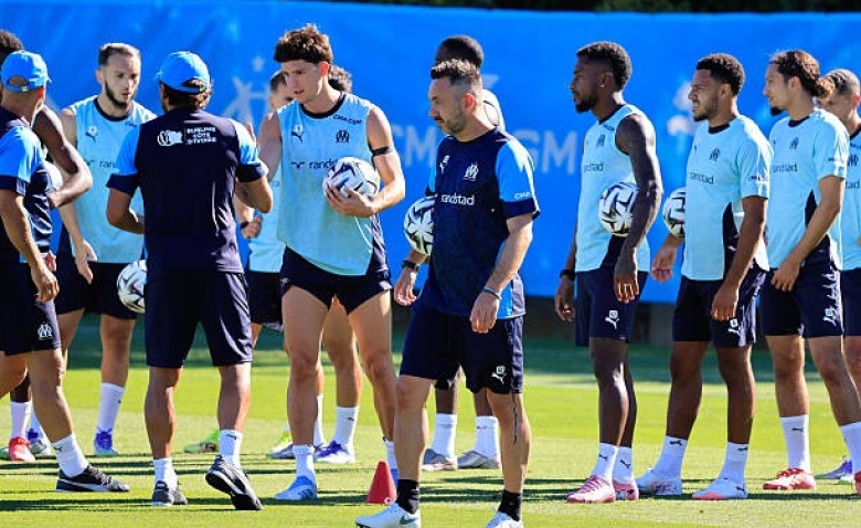 Illustration : "OM : De Zerbi dévoile ses ambitions en prévison du retour en Ligue des Champions !"