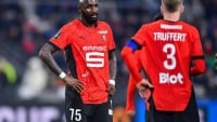 Illustration : "Mercato Rennes : Un expérimenté de Ligue 1 va débarquer dans la défense de Beye !"