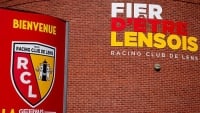 Illustration : "Mercato Lens : Le RCL devance un concurrent en L1 sur la signature d'un défenseur !"