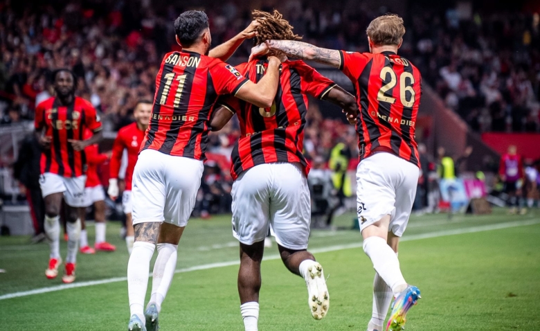 Illustration : "Mercato Nice : Un accord trouvé en Premier League pour un transfert majuscule !"