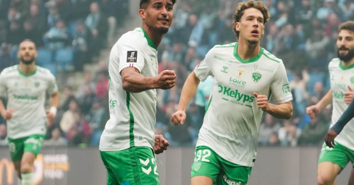 Mercato ASSE : Une offre arrive d'Angleterre pour un défenseur