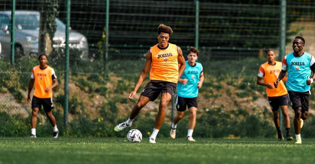 Mercato Lorient : Un profil défensif issu du groupe City en approche