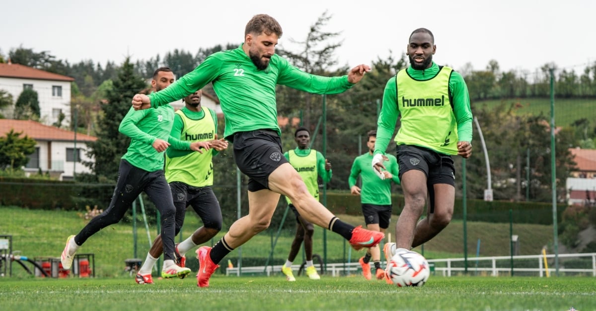 ASSE : Un changement de stratégie après le match nul contre Laval