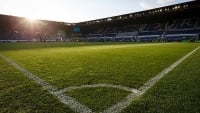 Illustration : "Mercato Strasbourg : Un retour express en Ligue 1 pour un ancien attaquant prolifique ?"