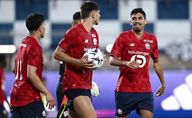 Illustration : "Mercato LOSC : un géant européen prêt à chambouler la course pour un défenseur d’expérience"
