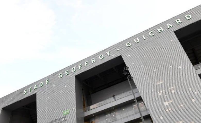 Illustration : "Mercato ASSE : Un coup de massue pour les Verts concernant un départ prémédité de l'été "