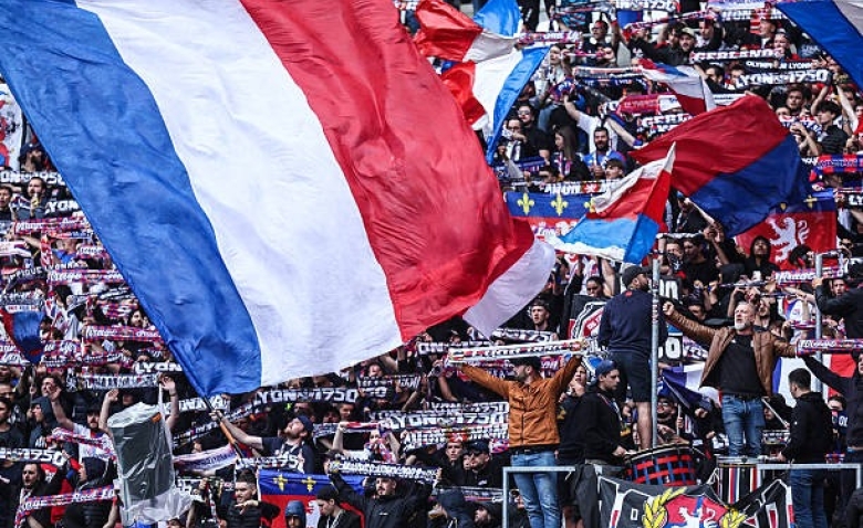 Illustration : "Mercato OL : Une offre colossale va arriver sur la table des dirigeants dans les derniers jours du mercato"