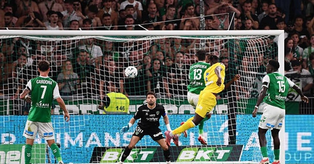 Mercato ASSE : Les Verts à la lutte avec un club de Ligue 1 pour un joyau français !