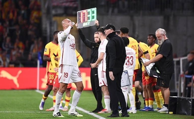Illustration : "Mercato Brest : Un nouvel attaquant prometteur arrive à Brest après Labeau-Lascary !"