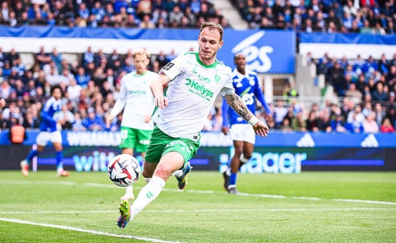 Illustration : "Mercato ASSE : Une offre acceptée pour le départ d'un Vert en post-mercato !"
