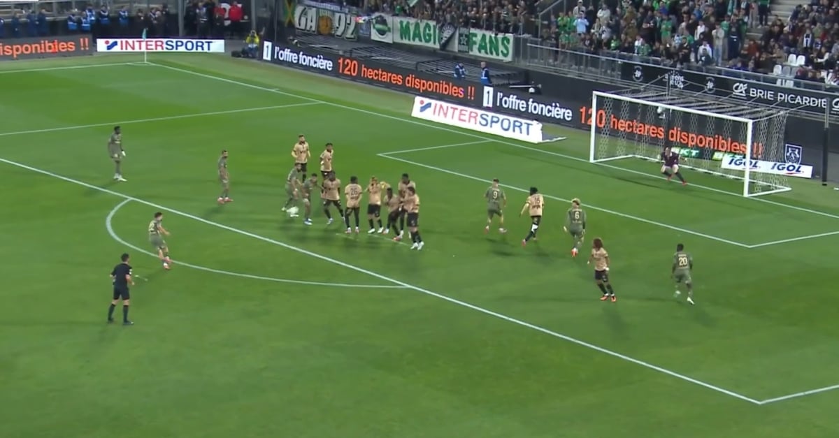 Amiens - ASSE (0-1) : le résumé et le but en vidéo - Ligue 2 2025-2026 (J7)