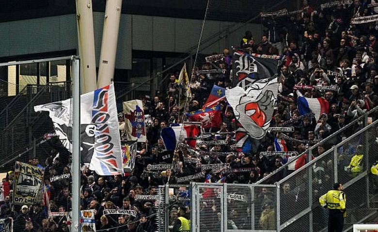Illustration : "FC Utrecht - OL : Des incidents ont éclaté entre supporters des deux camps avant la rencontre"