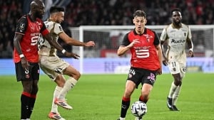 Illustration : Stade Rennais - RC Lens : Retour sur le fiasco total des Rouge et Noir à onze contre dix