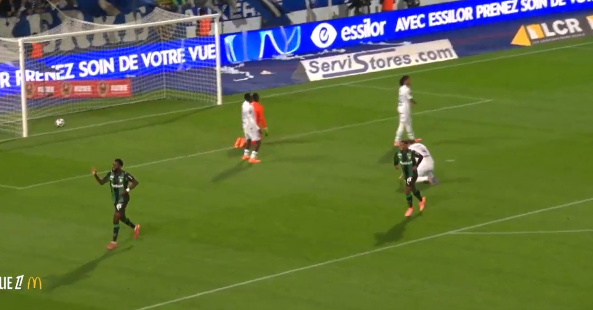 [video] le but d'Edouard pour Lens contre Auxerre (J7)