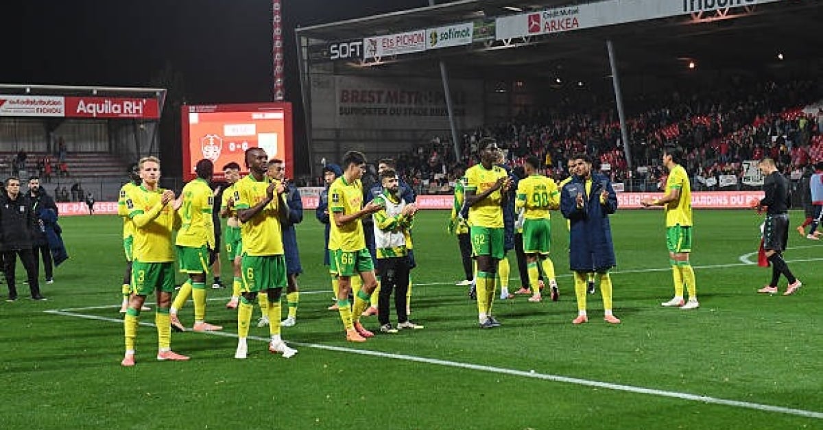 FC Nantes : Castro peste contre ses attaquants après le nul à Brest