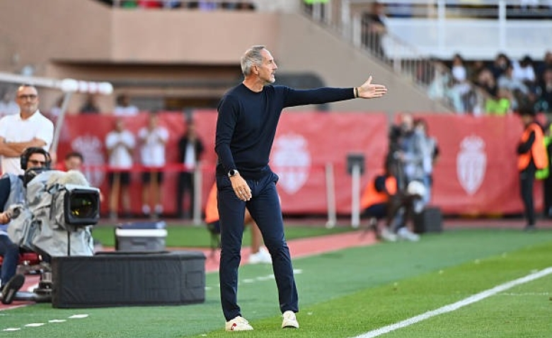 Illustration : "Mercato Monaco : Une cible alléchante émerge pour succéder à Hutter sur le banc "