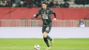 Illustration : Mercato OL : Un accord imminent pour l'arrivée d'un défenseur très critiqué 