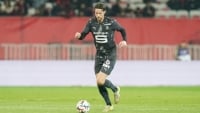 Illustration : "Mercato OL : Un accord imminent pour l'arrivée d'un défenseur très critiqué "