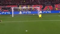 Illustration : "[video] Le but de Garcia sur penalty pour Leverkusen"