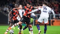 Illustration : "Ligue 1 : Le missile du FC Lorient pour égaliser face au PSG ! (vidéo)"