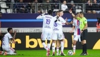 Illustration : "Ligue 1 : L'égalisation complètement folle du Paris FC face à l'OL ! (3-3) - Vidéo"