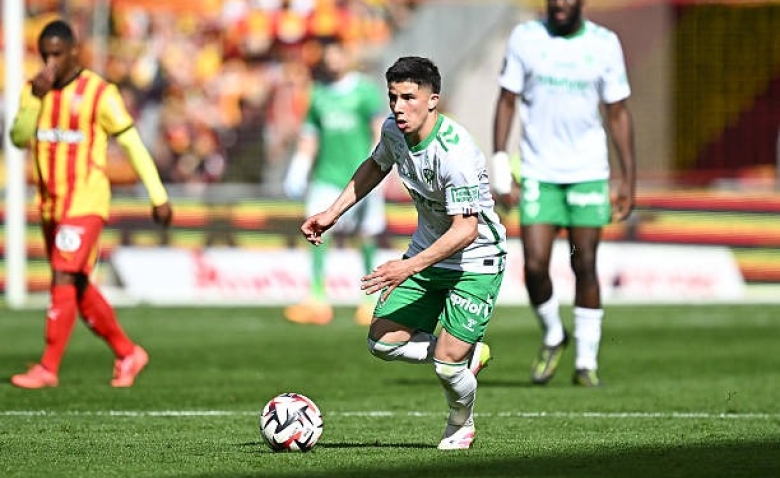 Illustration : "ASSE : Grosse mésaventure à l'étranger pour un ex-Vert parti cet été "