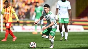 Illustration : ASSE : Grosse mésaventure à l'étranger pour un ex-Vert parti cet été 