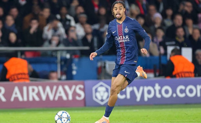 Illustration : "Mercato PSG : Une signature offensive orchestrée en interne par le board parisien !"