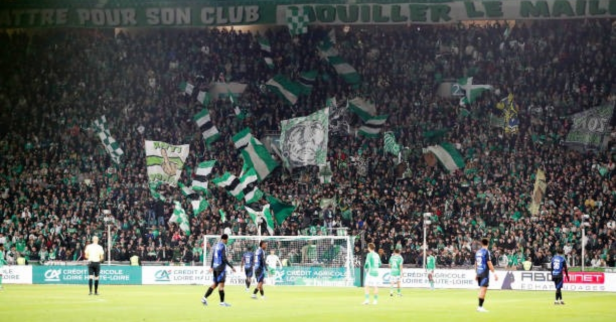 ASSE : Les supporters se payent un joueur de l'OL après sa provocation sur les réseaux