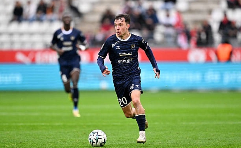 Illustration : "Mercato Nantes : Un phénomène de Ligue 2 sur les tablettes des Canaris !"