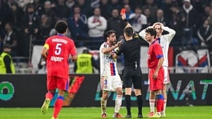Illustration : OL : Un Gone emblématique tacle l'arbitrage après la défaite contre Paris 